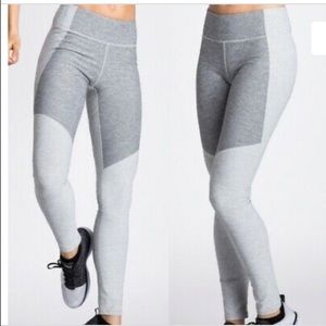 Outdoor Voices - Gray two-toned legging